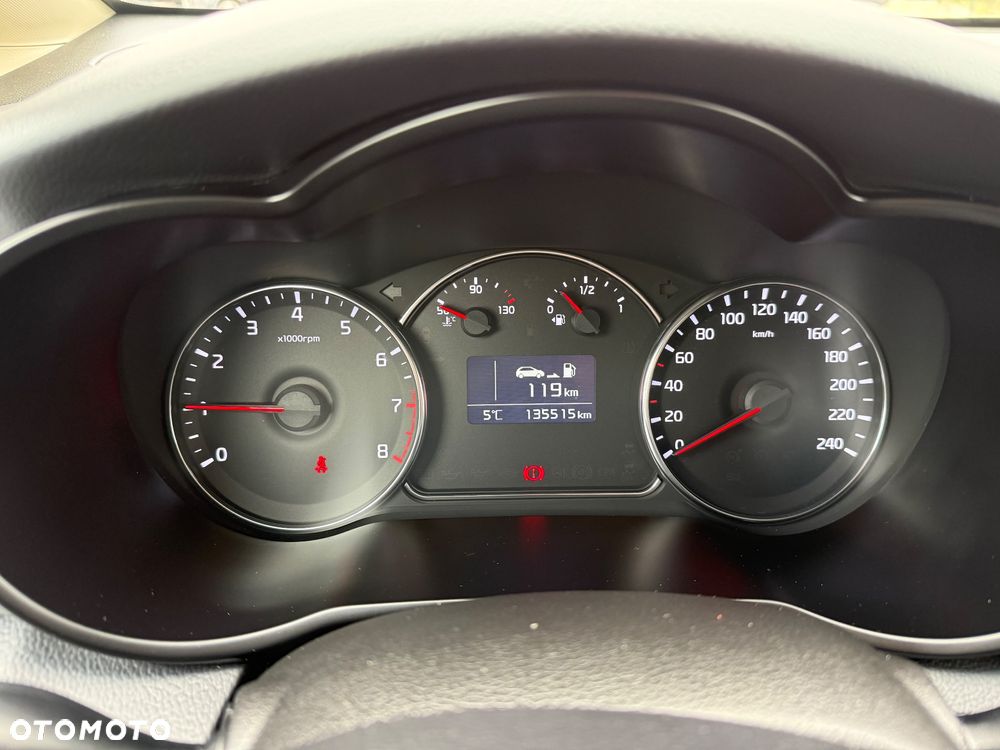 Kia Carens 1.6 GDI Dream-Team Edition - 21