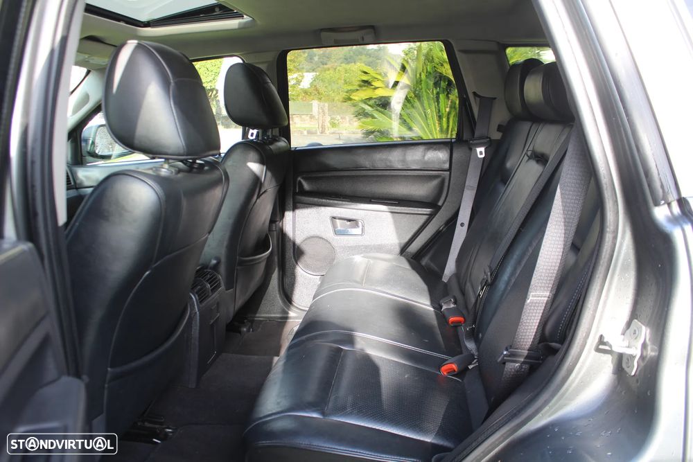 Jeep Grand Cherokee 3.0 CRD Auto Overland - 26