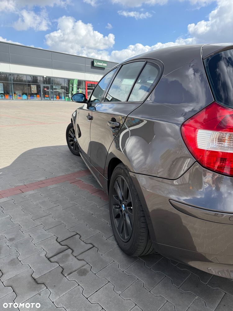 BMW Seria 1 120i - 6