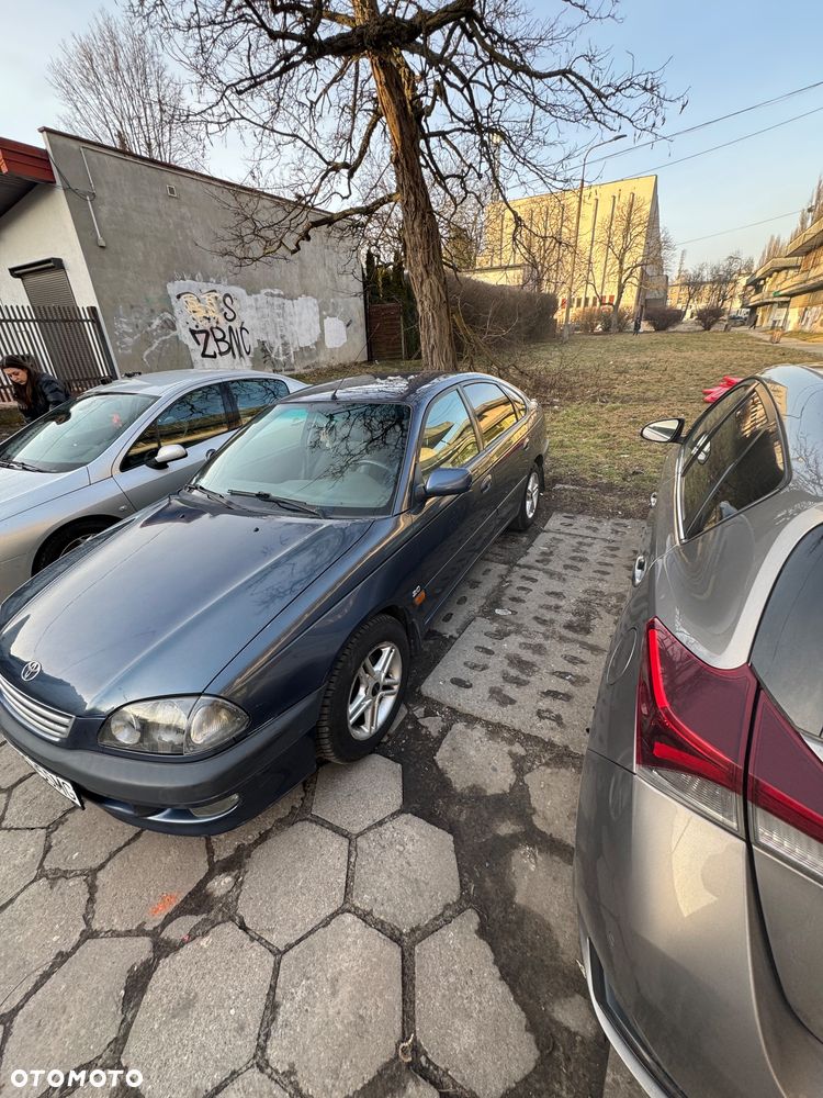 Toyota Avensis 2.0 Sol - 3