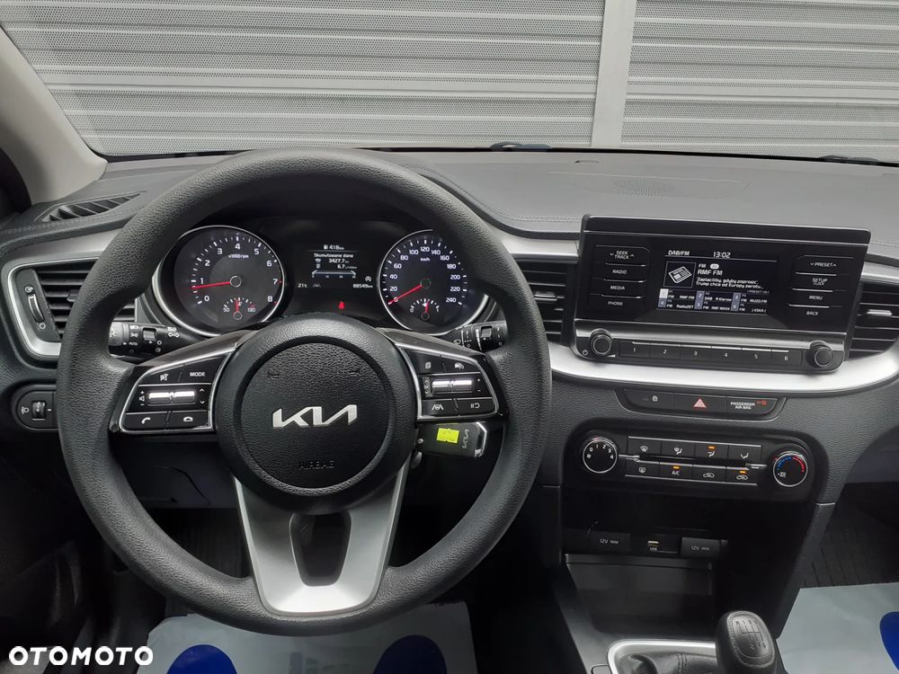 Kia Ceed - 10