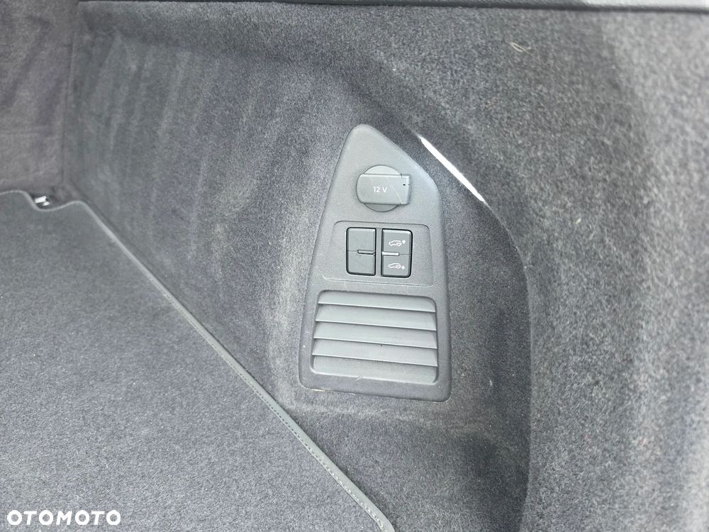 Volkswagen Touareg 3.0 V6 TFSI 4Motion R-Line - 25