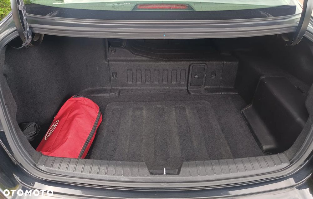 Kia Optima - 32