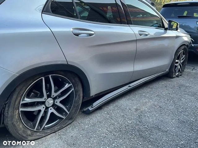 Mercedes-Benz GLA 250 4-Matic Urban - 10