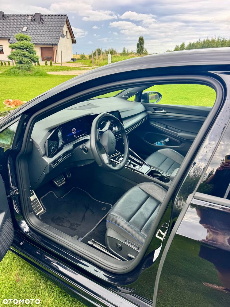 Volkswagen Golf - 6