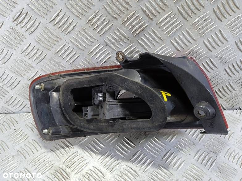 LAMPA PRAWA TYLNA FIAT CROMA - 2