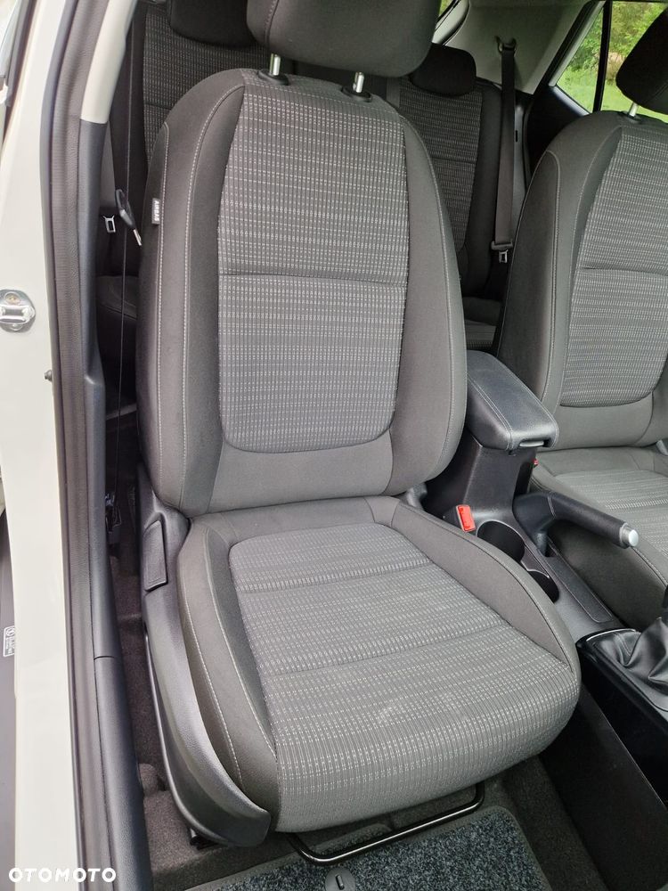 Kia Stonic - 29