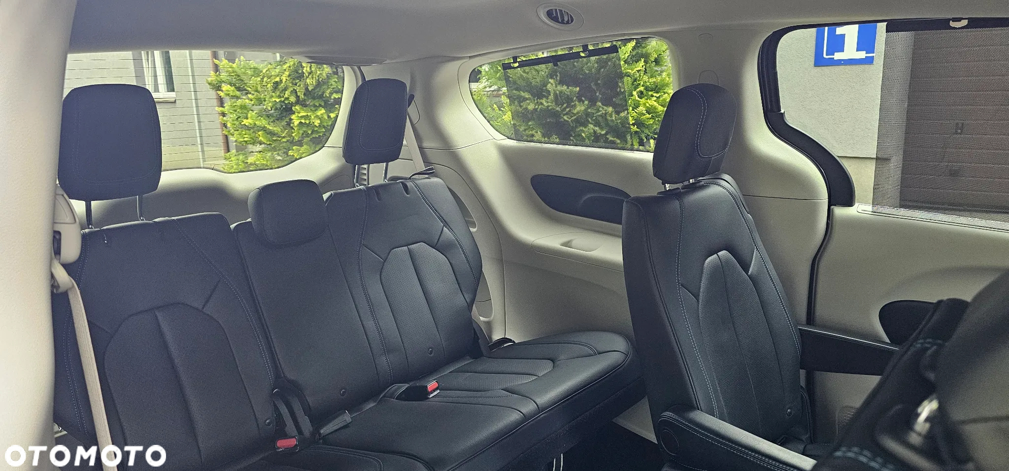 Chrysler Pacifica - 17