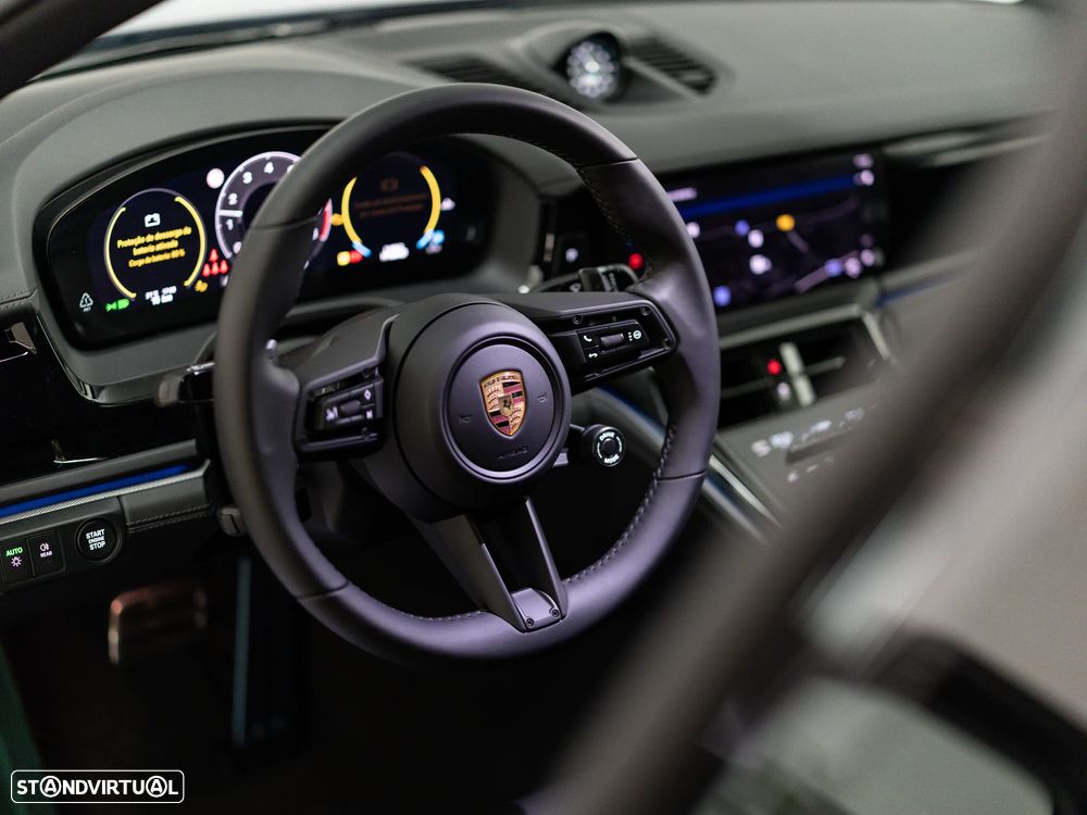 Porsche Panamera 4 E-Hybrid - 12