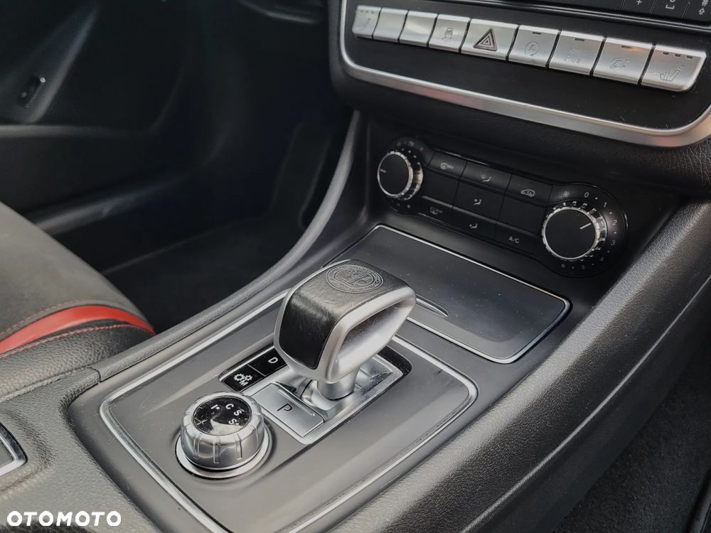 Mercedes-Benz CLA AMG 45 4Matic AMG Speedshift DCT 7G - 17