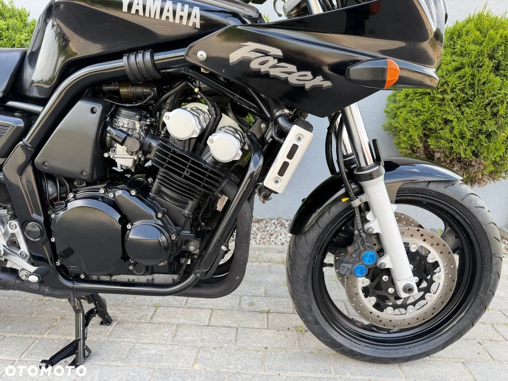 Yamaha FZS - 15