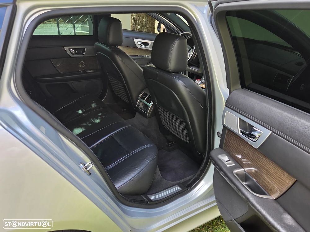 Jaguar XF Sportbrake 2.2 - 15