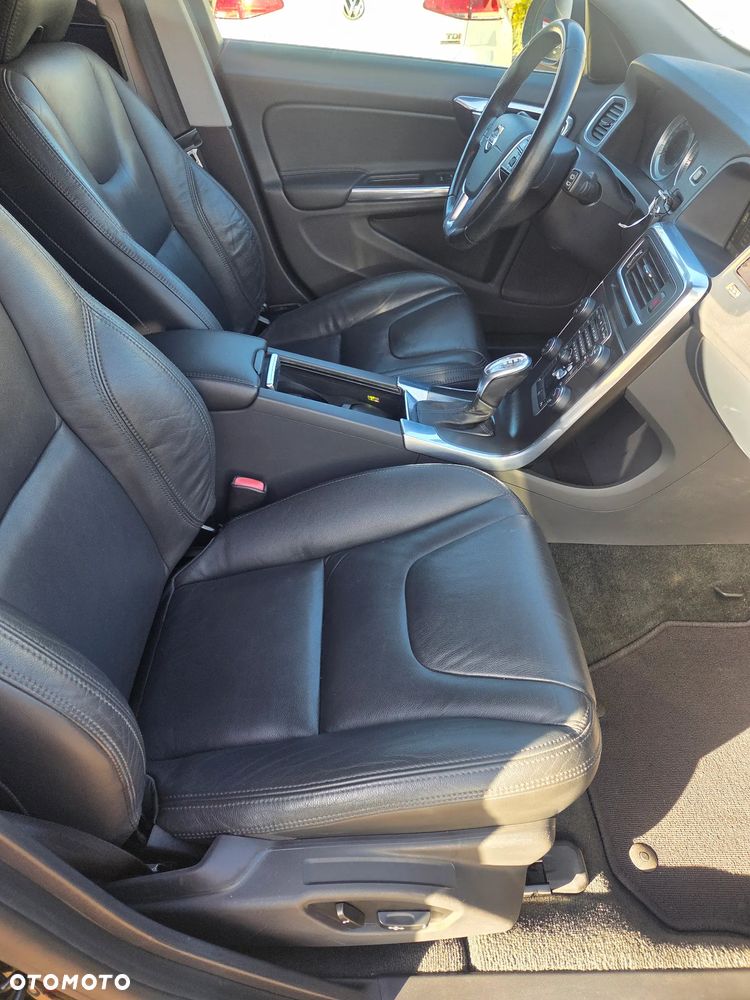 Volvo V60 D4 Geartronic Summum - 12