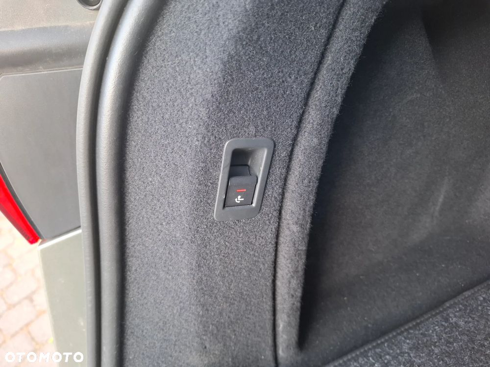 Audi A4 Avant 40 TDI quattro S tronic advanced - 26