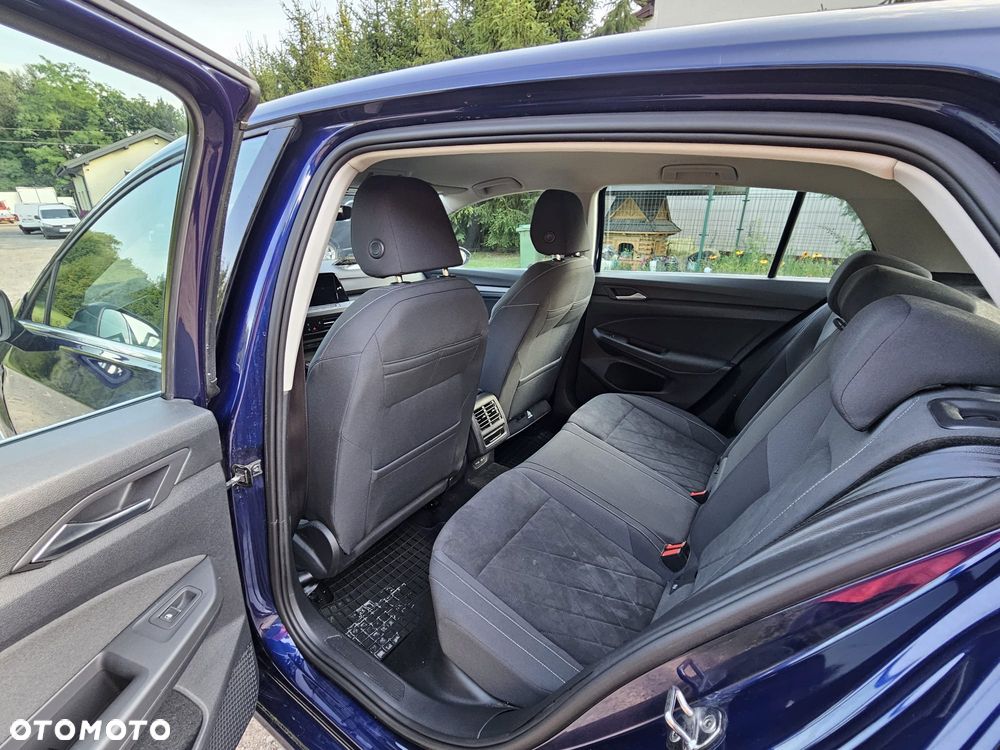Volkswagen Golf 1.5 eTSI Style DSG - 27