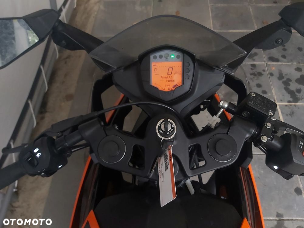 KTM RC 125 - 7