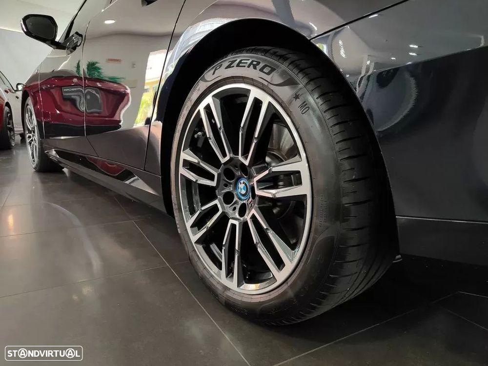 BMW i5 Touring eDrive40 - 31