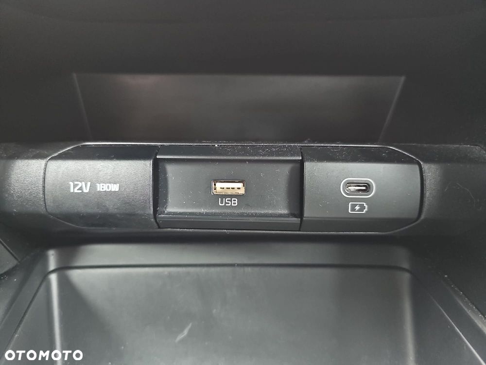 Kia XCeed 1.5 T-GDI M - 25