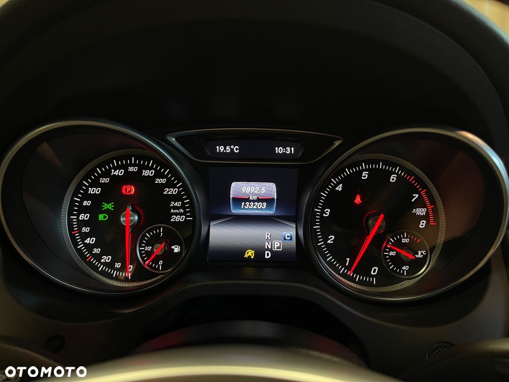 Mercedes-Benz CLA 200 7G-DCT AMG Line - 9