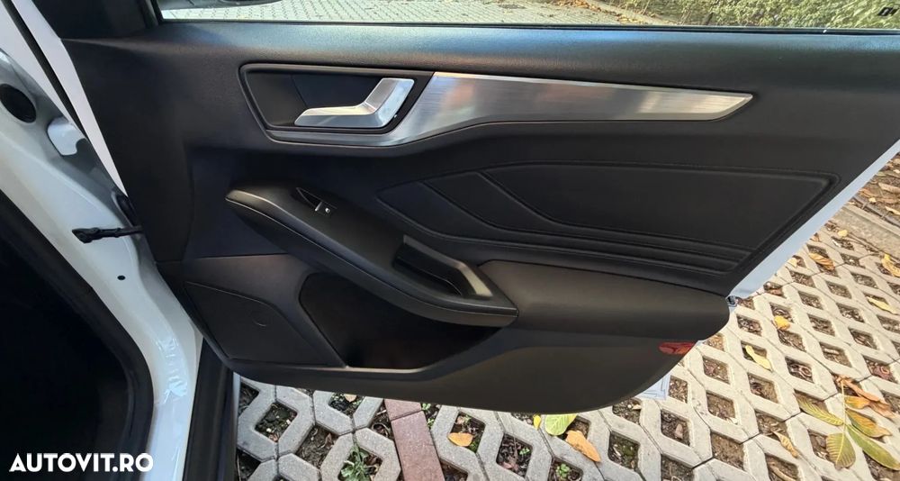 Ford Focus 1.0 EcoBoost Titanium - 19