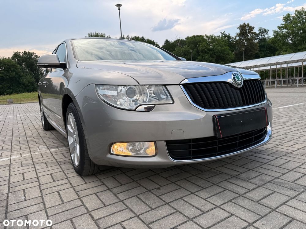 Skoda Superb 2.0 TDI DSG Elegance - 28
