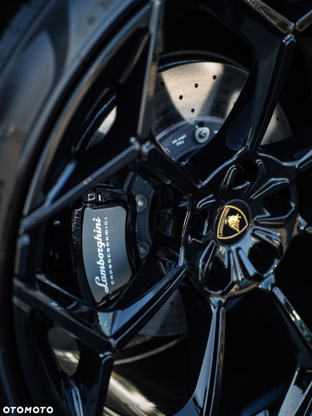 Lamborghini Urus - 16