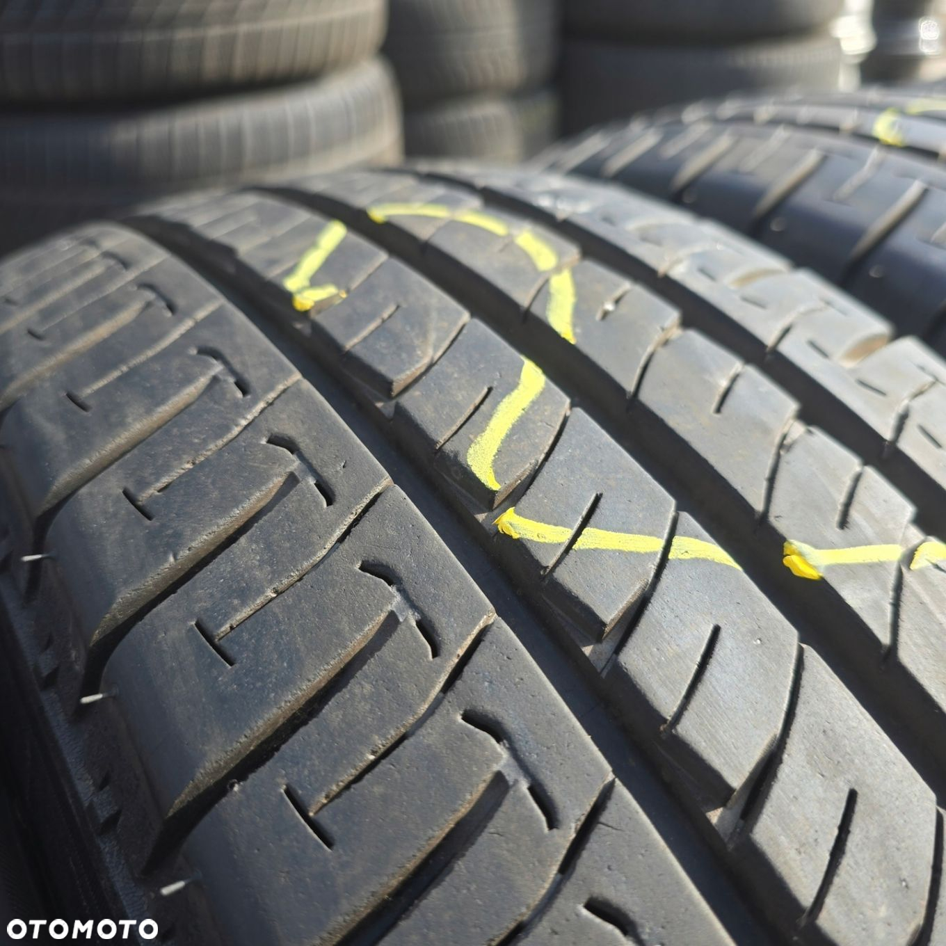 MICHELIN AGILIS 225/75R16C 121/120 R 4X - 2