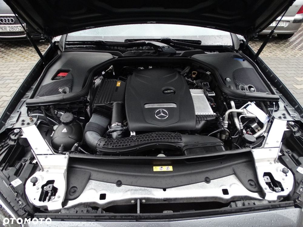 Mercedes-Benz Klasa E 200 9G-TRONIC AMG Line - 20