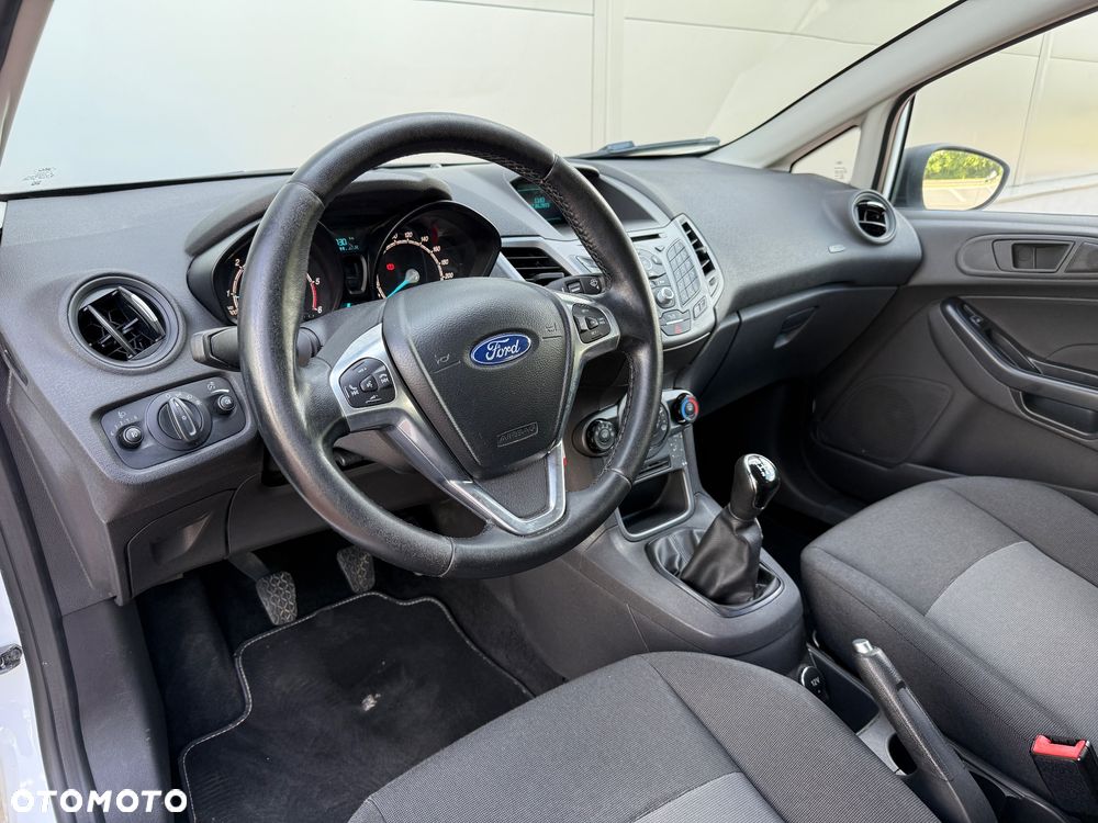 Ford Fiesta - 12