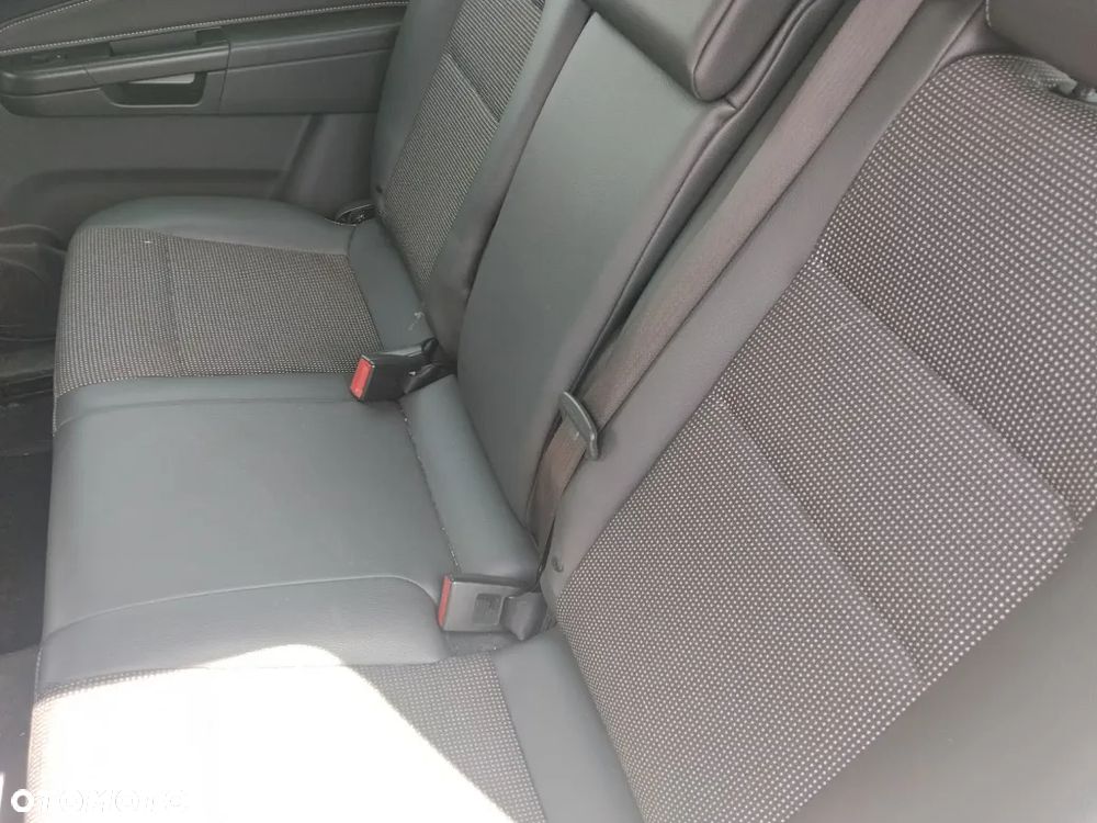 Opel Zafira - 11