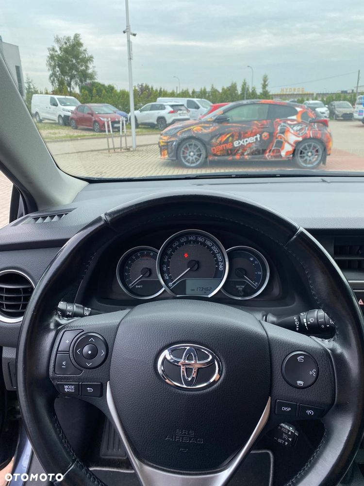 Toyota Auris 1.33 VVT-i Comfort - 1