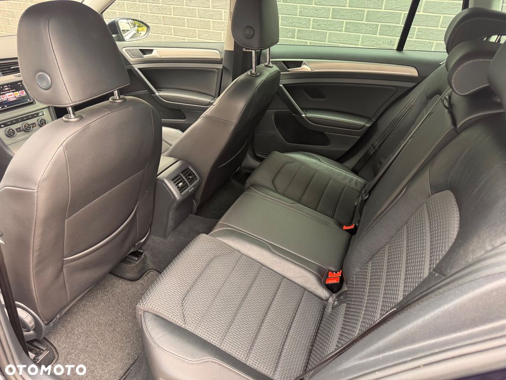 Volkswagen Golf 1.6 TDI BlueMotion Technology Lounge - 23