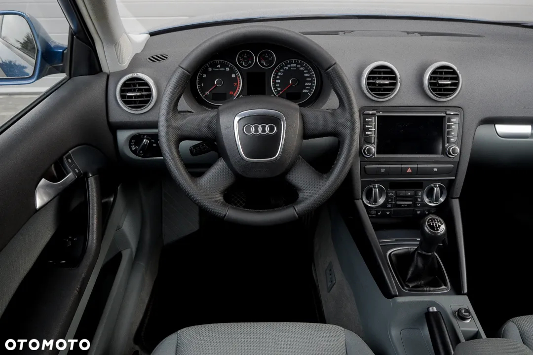 Audi A3 1.6 Attraction - 19