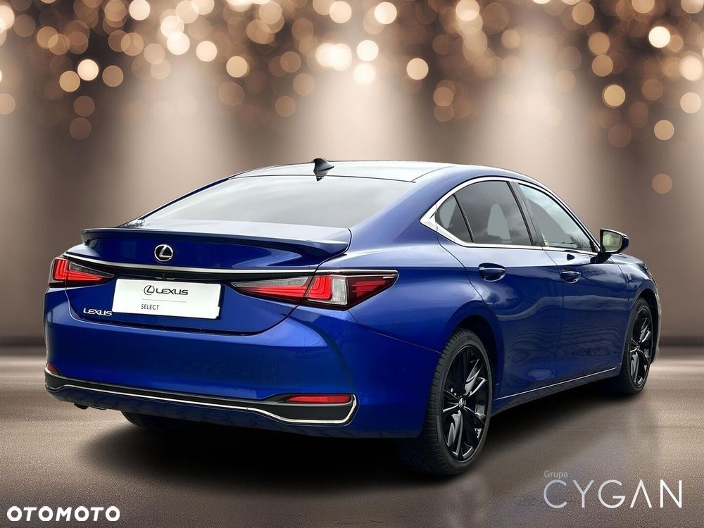 Lexus ES 300h F Sport Design - 7