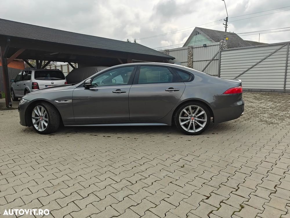 Jaguar XF - 10
