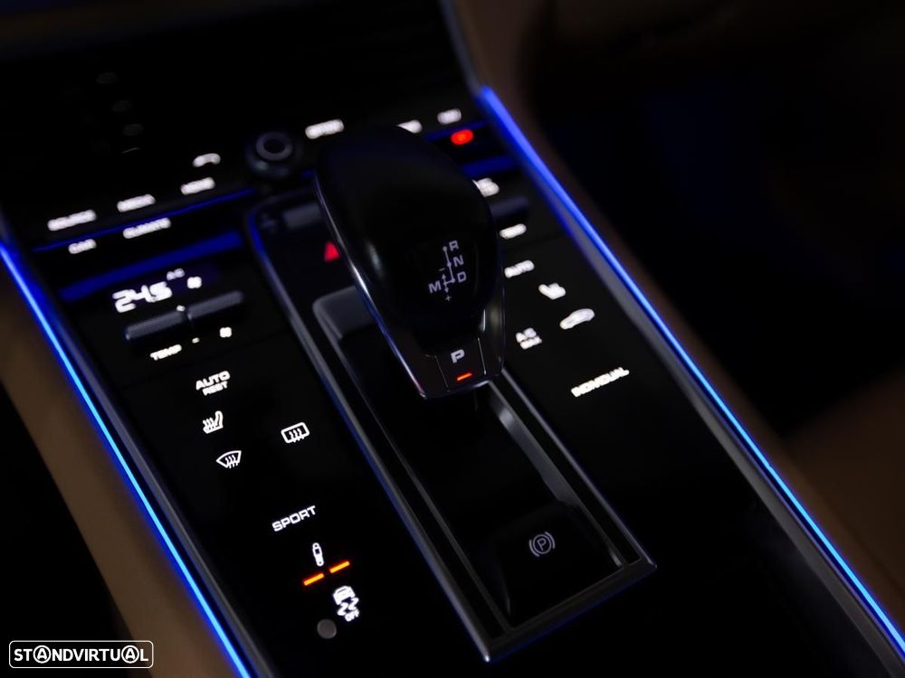 Porsche Panamera Sport Turismo - 38