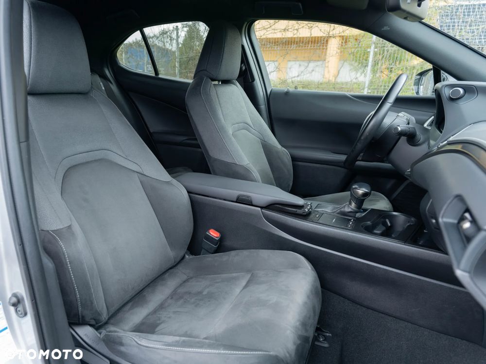 Lexus UX ver-250h-gpf-prestige-2wd - 19