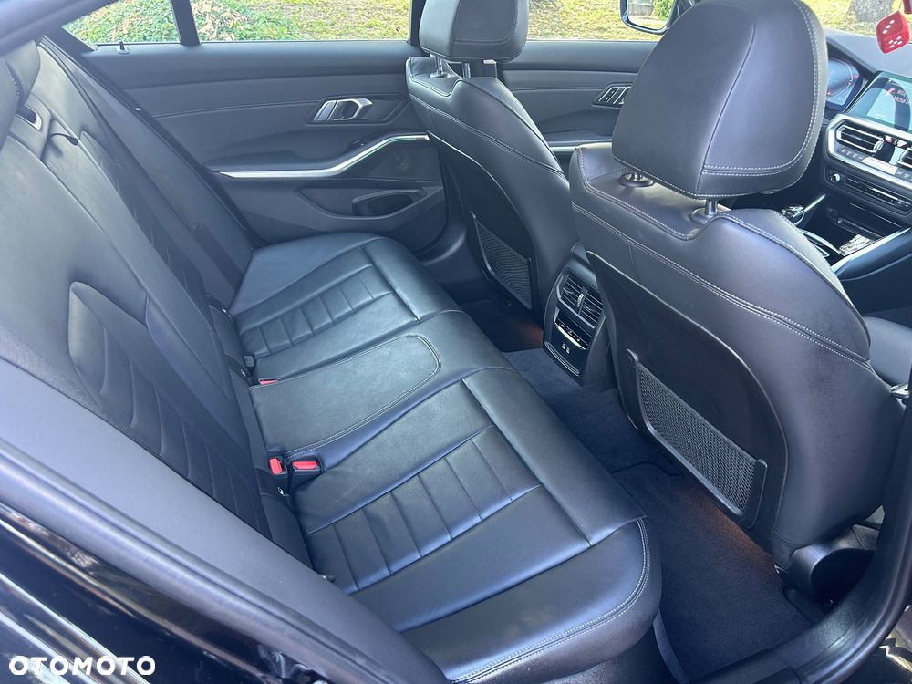BMW Seria 3 320d MHEV Luxury Line - 14