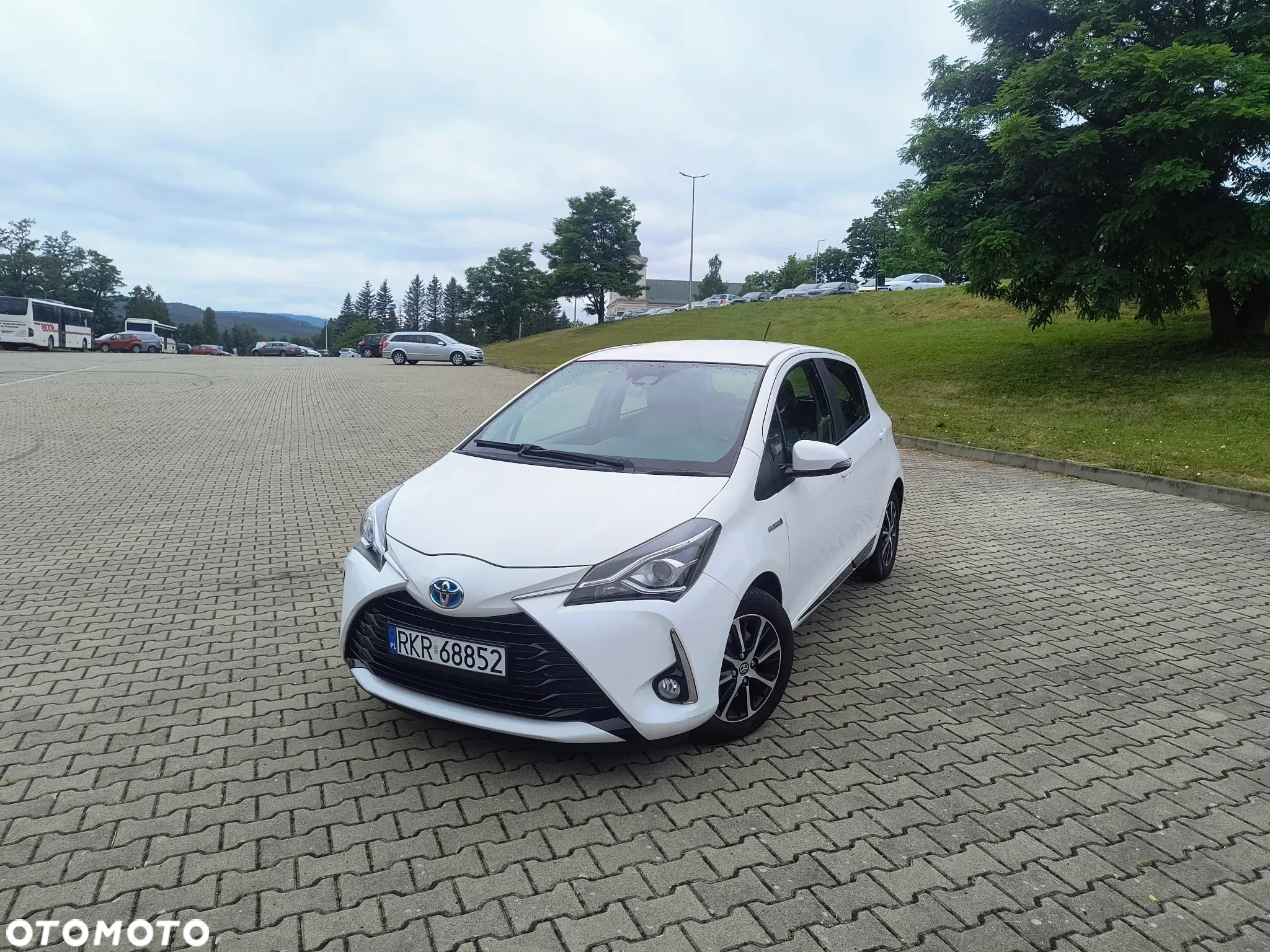 Toyota Yaris Hybrid 1.5 VVT-i Comfort - 2