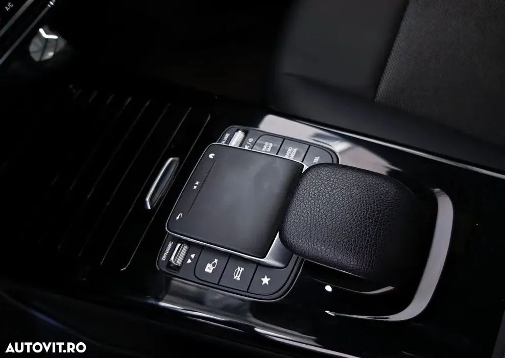 Mercedes-Benz CLA 180 Shooting Brake 7G-DCT - 19