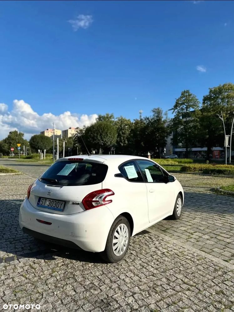 Peugeot 208 - 5