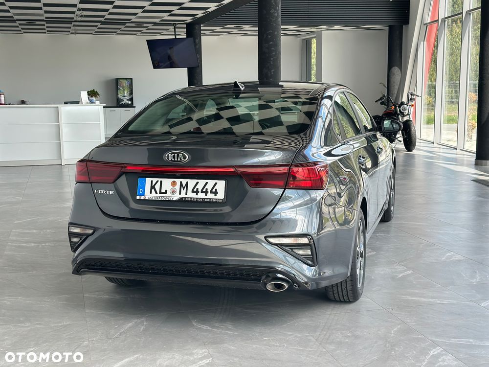 Kia Ceed - 9