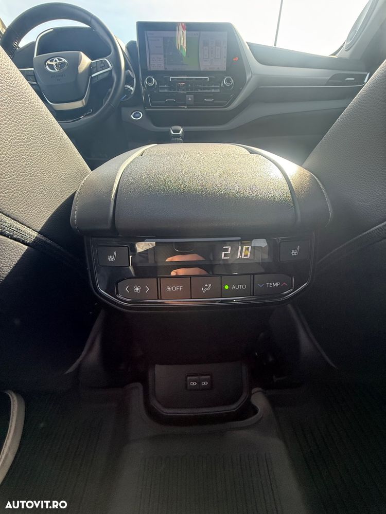 Toyota Highlander 2.5 Hybrid Luxury - 30