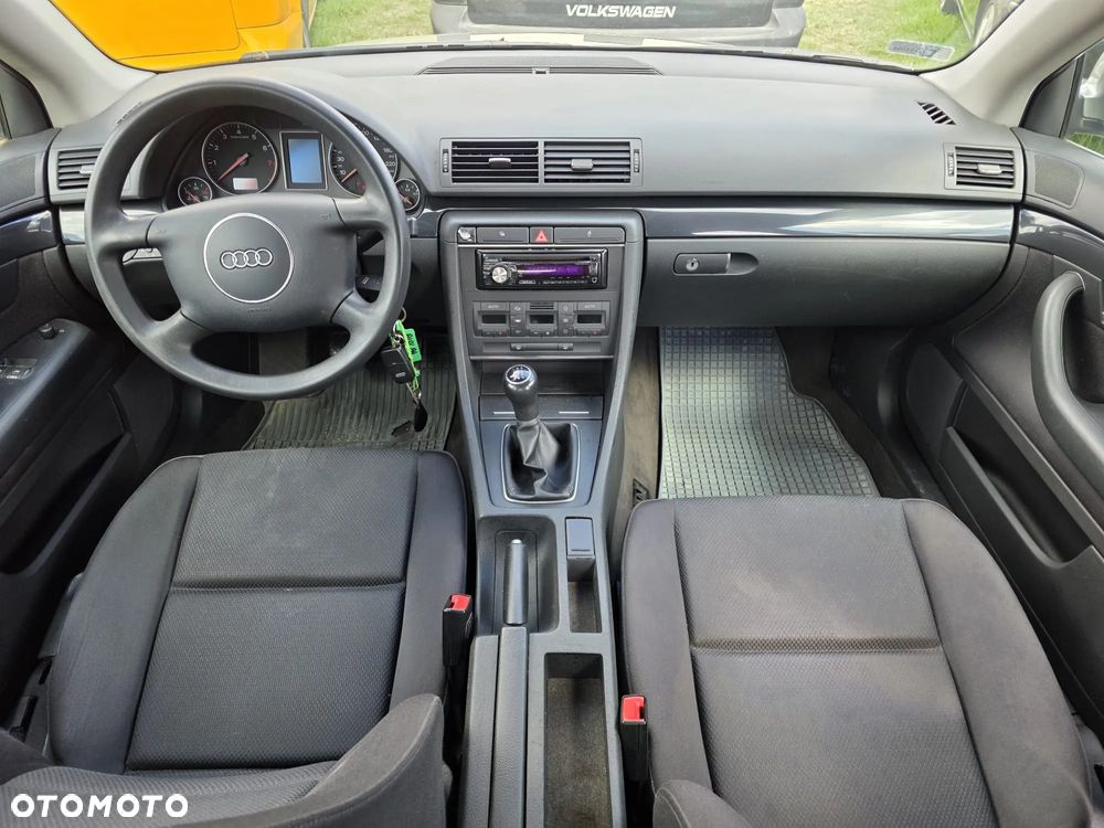 Audi A4 Limousine - 10