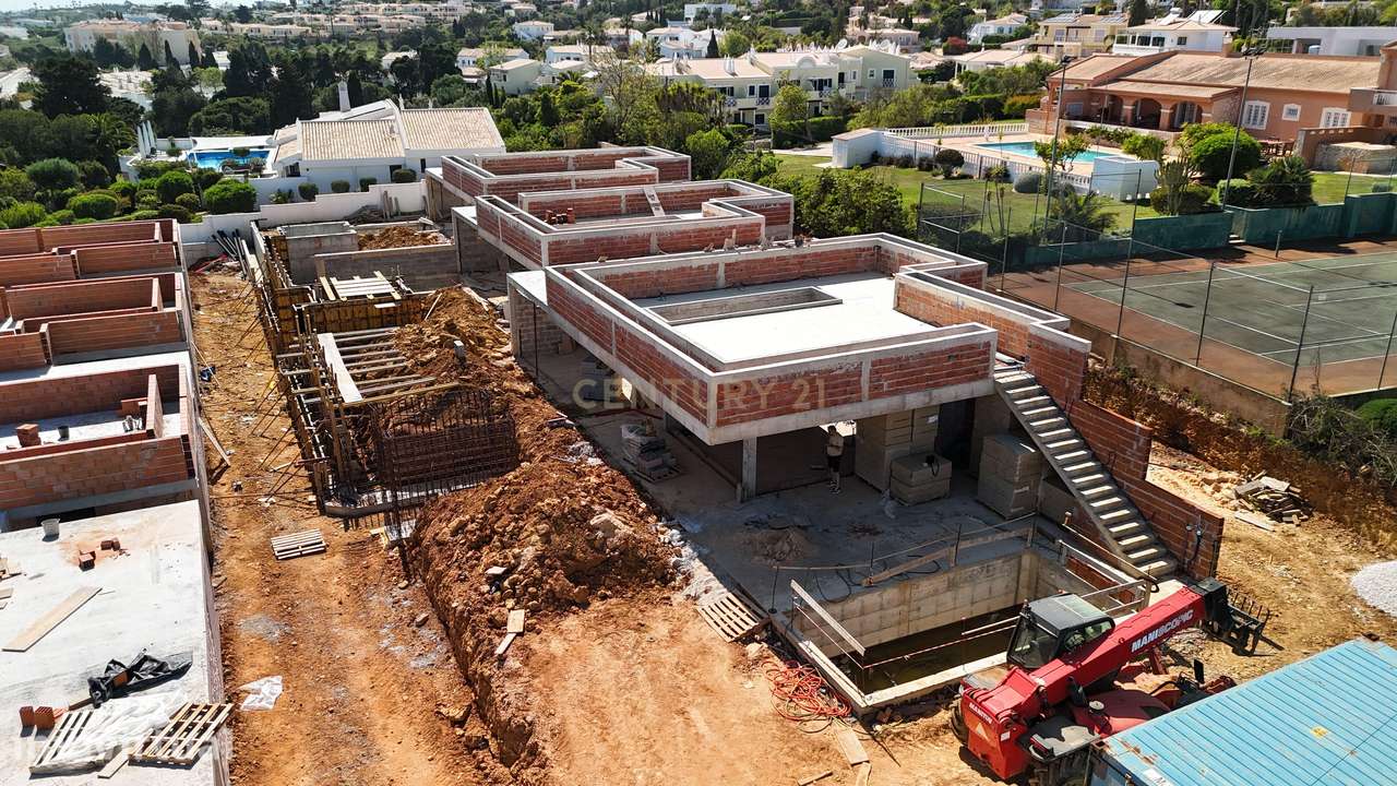 Luxuosa Moradia em Luz, Lagos - Grande imagem: 5/21