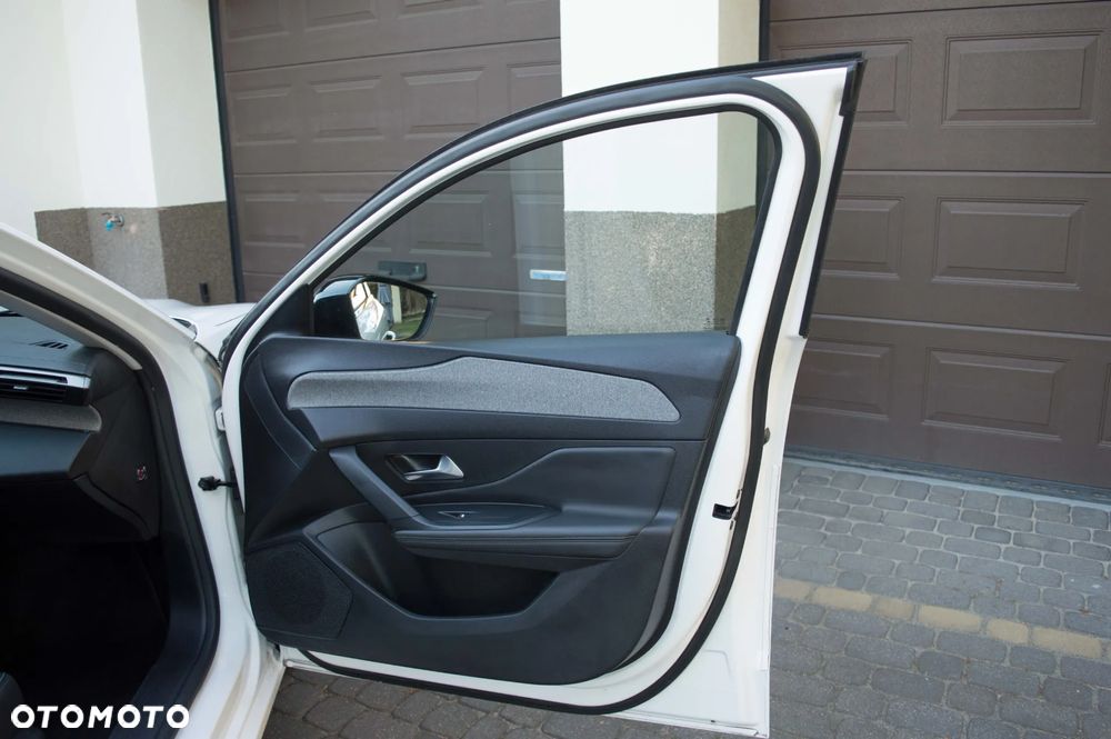 Peugeot 308 BlueHDi 130 EAT8 Allure - 32