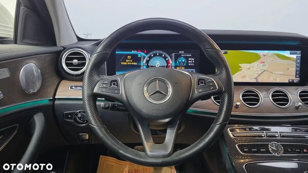 Mercedes-Benz Klasa E 300 9G-TRONIC Exclusive - 9
