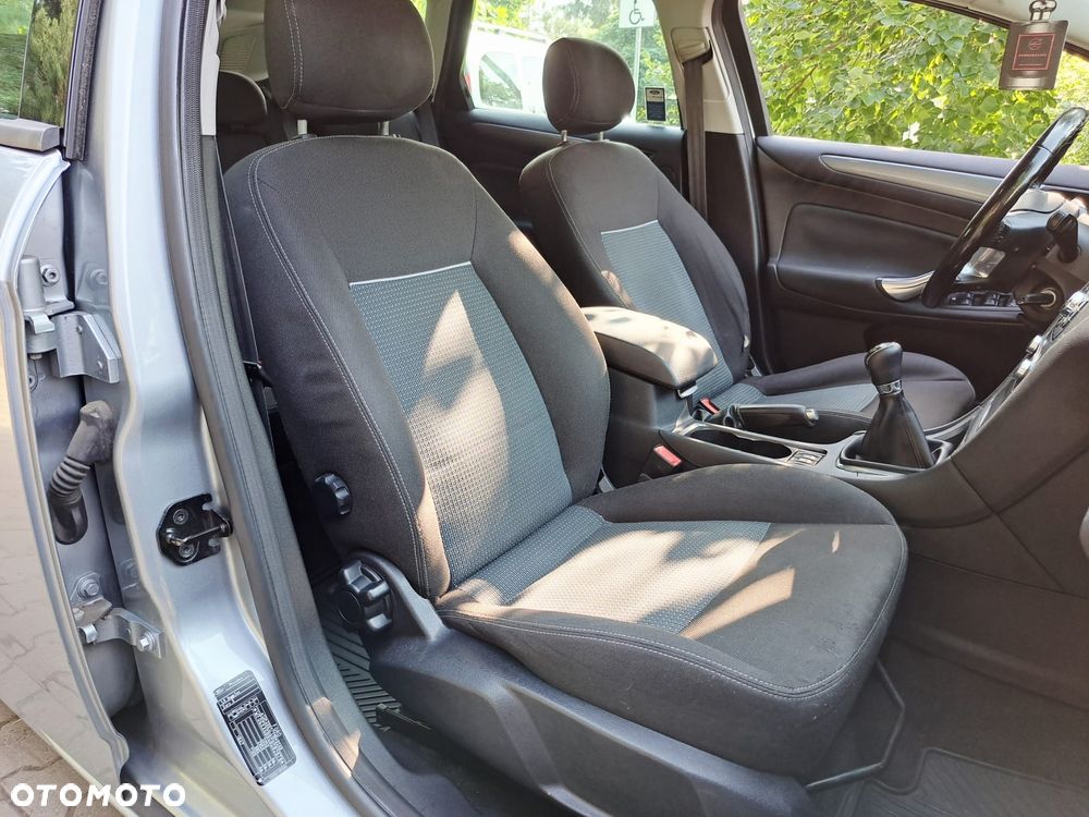 Ford Mondeo 1.6 Gold X - 13