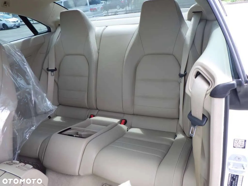 Mercedes-Benz Klasa E 350 Coupe 4Matic 7G-TRONIC - 8