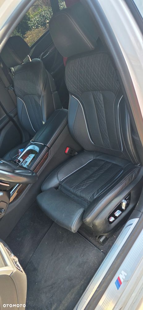 BMW Seria 7 750Li xDrive - 17